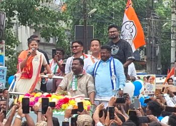 Moć zvijezda prevladava posljednjim danom kampanje u Alipurduaru