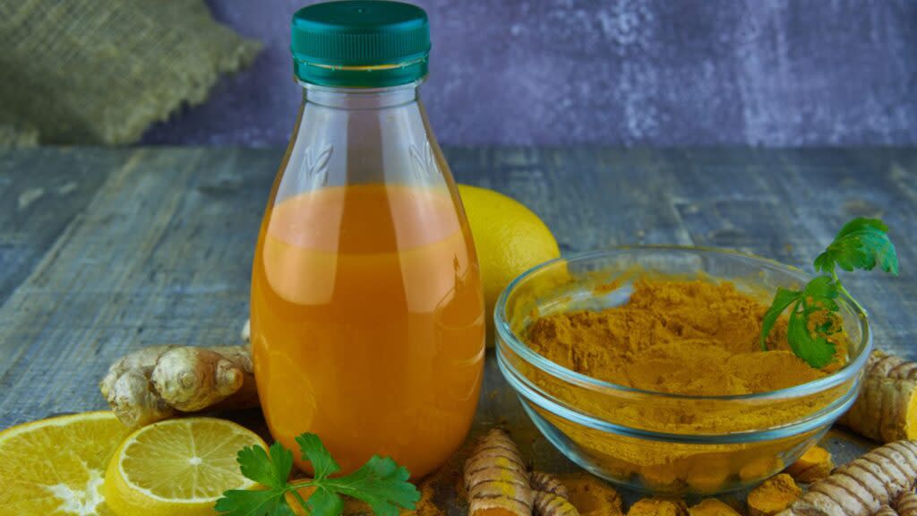 Sok od kurkume i đumbira