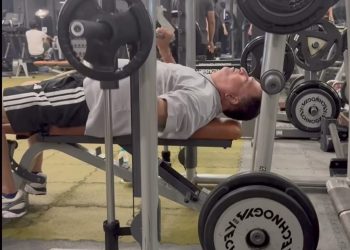 Otac Vickyja Kaushala, Sham Kaushal, u 70. godini prestaje s intenzivnim vježbanjem u teretani