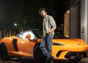 Kolekcija luksuznih automobila i bicikala Kartika Aaryana