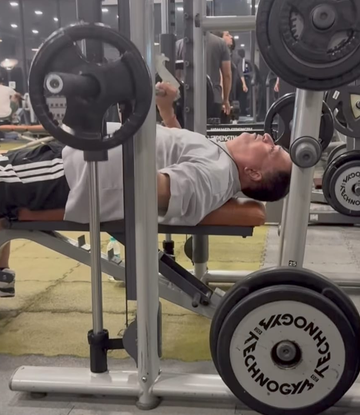 Otac Vickyja Kaushala, Sham Kaushal, prekida intenzivno vježbanje u teretani u 70. godini