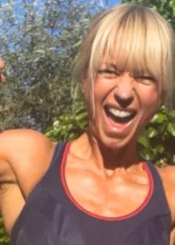 Kako Sara Cox doseže vrhunsku snagu i kondiciju u 51. godini – njezina cjelovita rutina vježbanja