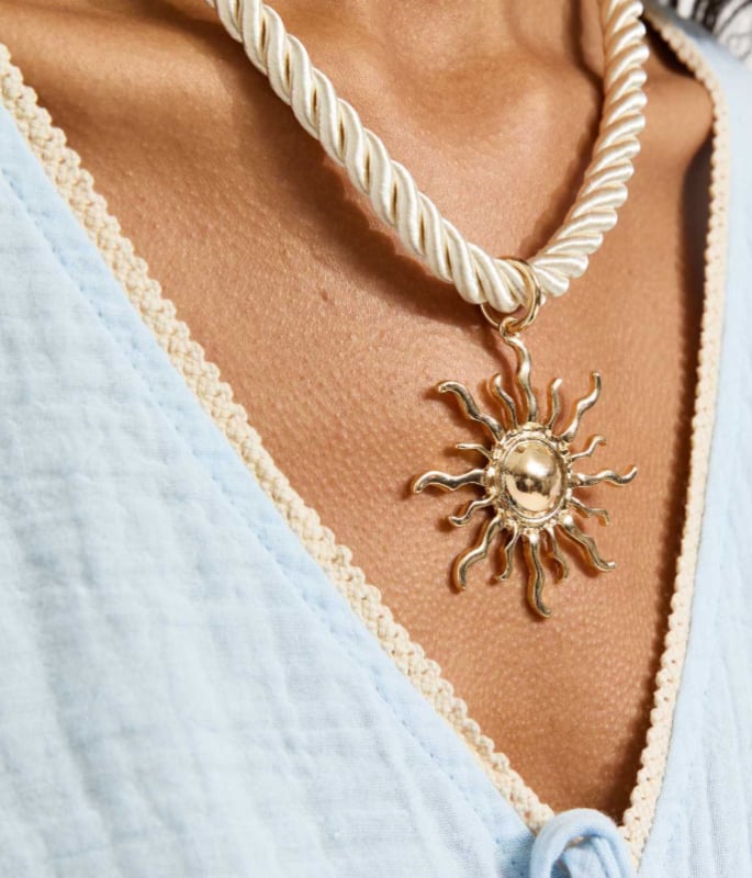 5 proljetnih trendova torbi, cipela i nakita koje treba znati za 2026