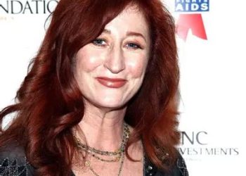 Što leži iza luksuznog načina života Vicki Lewis?