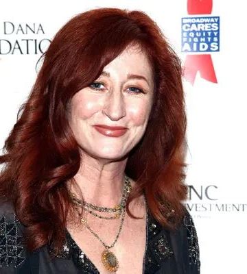 Što leži iza luksuznog načina života Vicki Lewis?