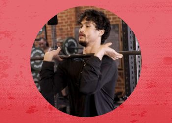 Charles Melton se teško prilagodio teretani kako bi trenirao za ‘Beef’. Evo kako.