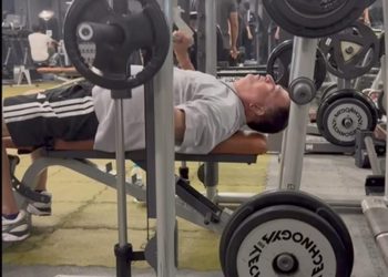 Otac Vickyja Kaushala, Sham Kaushal, u 70. godini prestaje s intenzivnim vježbanjem u teretani