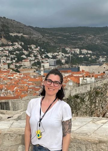 Odbacila je 9-do-5, vozila kombi po Americi i sada vodi vegane u Hrvatsku.