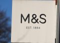 Midi haljina od trapera neizostavna je proljetna opcija – M&S stil donosi tri trenda u jednom