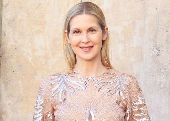 Zvijezda ‘Tračerice’ Kelly Rutherford vježba na aerodromu umjesto u teretani