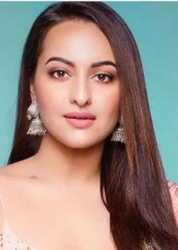 Sonakshi Sinha zarobljena usred treninga nakon što je suprug Zaheer Iqbal izveo nestašnu telefonsku šalu: ‘Legenda kaže da je još uvijek zaglavljena’