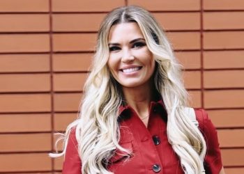 Kako Christine McGuinness uklapa cijelo tijelo fitness u svoju užurbanu rutinu – i 5 pokreta koji jačaju njezinu snagu