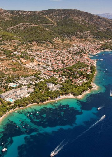 Dalmacija proživljava trenutak dok putnici gledaju izvan velikih europskih gradova