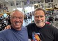 ‘Dan za starije osobe u Gold’s Gymu: RFK Jr dijeli snimku vježbanja s Arnoldom Schwarzeneggerom na Venice Beachu’