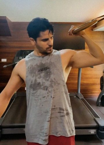 Sidharth Malhotra postavlja glavne ciljeve fitnessa s najnovijom vježbama