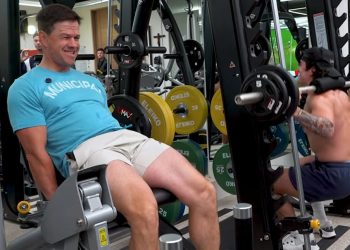 Mark Wahlberg, 54, dijeli svoju 11-pokretu vježbu za noge – dizajniranu da aktivira vaše četvorce