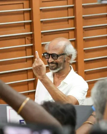 Izbori za skupštinu TN: Rajinikanth i Soundarya Rajinikanth glasali na koledžu Stella Maris
