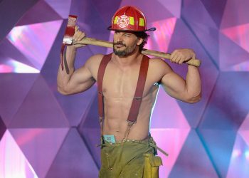Jednostavna rutina vježbanja 49-godišnjeg Joea Manganiella dokazuje da stari treninzi još uvijek daju rezultate