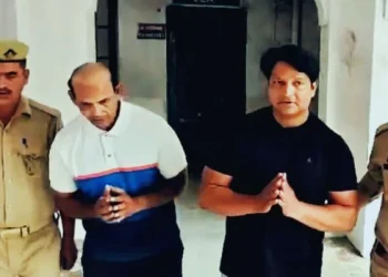 Treneri u teretani Akram i Alam Beg drogirali Hindu ženu pićem prije vježbanja, silovali je te je ucjenjivali da iznude novac koristeći snimku snimljenu skrivenom kamerom u Bareillyju; uhapšeni.