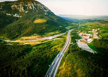 Slovenija ukida glavne troškove putovanja Jadranom za Mađare koji putuju u Hrvatsku i Italiju 2026.