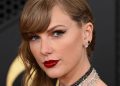 Obožavatelji komentirali ‘užasan’ outfit Taylor Swift: prugasta haljina, crvene štikle i žuta torbica – ‘Previše boja’