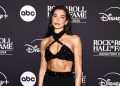 Dua Lipa svakodnevno koristi ove vježbe za jake trbušnjake – isprobajte njezinu 20-minutnu rutinu.