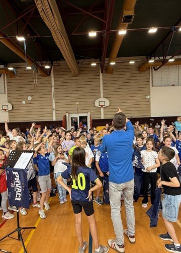 Blue project razveselio djecu u Zaprešiću s iznenađenjem!