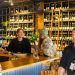 Grad uz rijeku pozdravlja vijetnamsku zalogajnicu Camon Co i vinski bar Yarra Valley Wine Co.