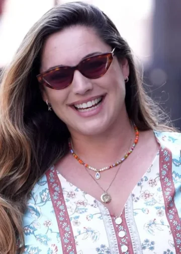 Kelly Brook zamalo se ispalila iz bikinija s uzorkom leoparda tijekom vježbanja u teretani u Saint Tropezu