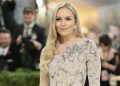 Lindsey Vonn se smiješi dok se ponovno vraća stvarnom sadržaju vježbanja