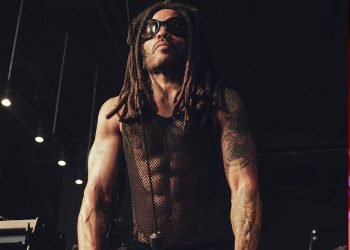 Lenny Kravitz, 62, otkriva vježbu od 6 pokreta za svoj Unreal 10-Pack