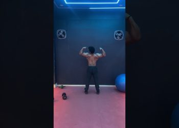 Vježbajte pozu duplog bicepsa u leđima🔥💯 #backpose #backworkout #fitness #shortvideo #shortsfeed #youtube