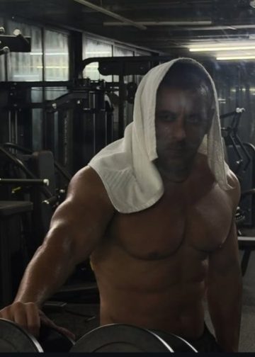 Salman Khan izjavljuje “Joe darr gaya vo mar gaya” dok dijeli ponoćne slike iz teretane