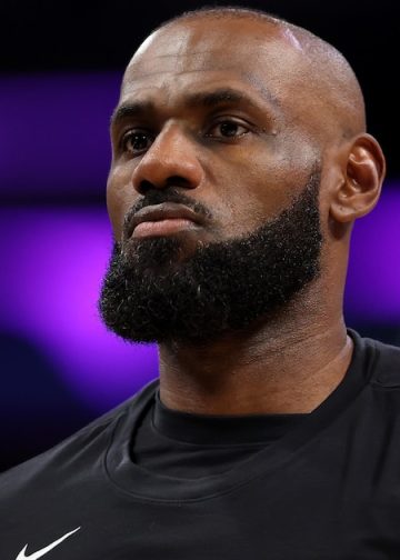LeBron James dijeli videozapise vježbanja na društvenim mrežama nakon što je 76ers potpisao ugovor tijekom NBA slobodne agencije 2026.