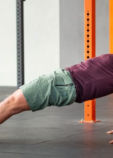 Obrnuti plank jača vašu jezgru, gluteuse i gornji dio leđa – saznajte zašto je učinkovit