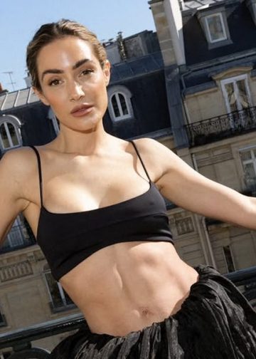 Frankie Bridge dijeli 6 jednostavnih vježbi za izgradnju snažnih ruku i ramena