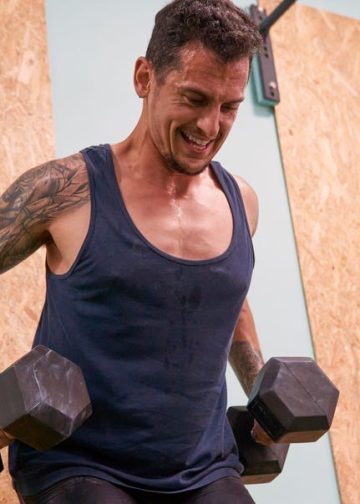 Kako izgraditi više mišića nakon 40. godine s tri treninga tjedno