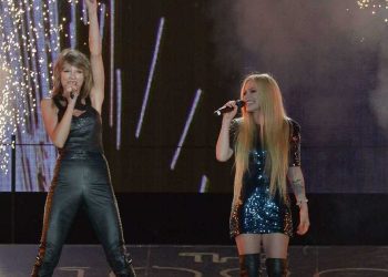 Avril Lavigne napustila vjenčanje Taylor Swift s luksuznom torbicom