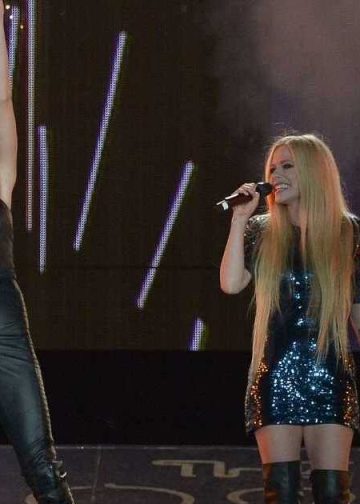Avril Lavigne napustila vjenčanje Taylor Swift s luksuznom torbicom