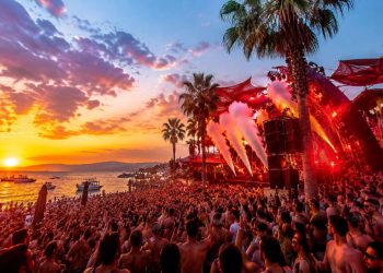 Novalja, Hrvatska: Verknipt Holiday Festival 2026. počinje 12. srpnja uz globalne DJ-e, Beach Raves i vrhunsko ljetno iskustvo.