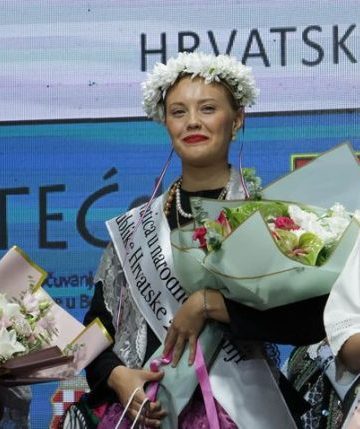 Titulu najljepše Hrvatice u narodnoj nošnji u inozemstvu osvojila je Argentinka Vesna