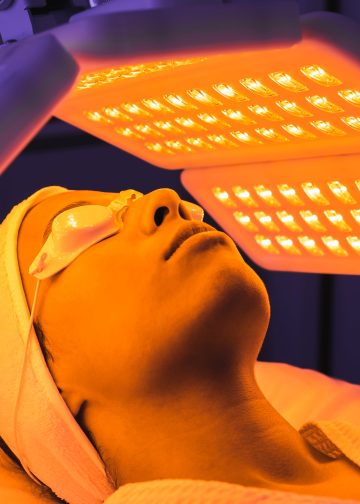 Prednosti terapije žutim svjetlom prema dermatolozima