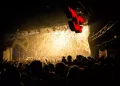 Jesse James West i live trening na YouTubeu