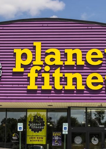 Provjerite blagdansko radno vrijeme Planet Fitnessa za 4. srpnja 2026.