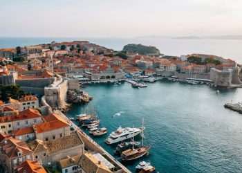 Dubrovački nautički turizam bilježi rast zahvaljujući snažnim noćenjima jahti i čartera te povećanoj potražnji svjetskih putnika