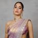 Janhvi Kapoor u prilagođenom Manish Malhotra Banarasi sariju na svadbenom prijemu Anshule Kapoor i Rohana Thakkara