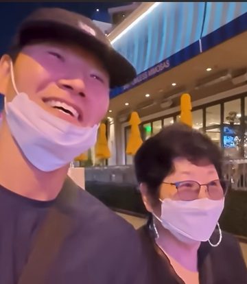 “Nisi li tužna što napuštaš My Little Old Boy?” — prve riječi majke Kim Jong-kook nakon putovanja u SAD sa sinom