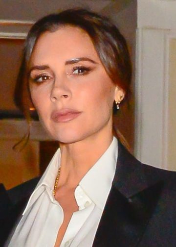 Victoria Beckham s noktima obojenim u crvenu boju čili papričice