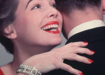 Trendovi noktiju: crvena i francuska manikura u retro stilu