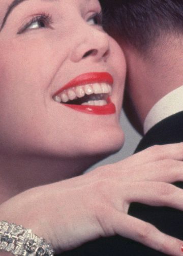 Trendovi noktiju: crvena i francuska manikura u retro stilu